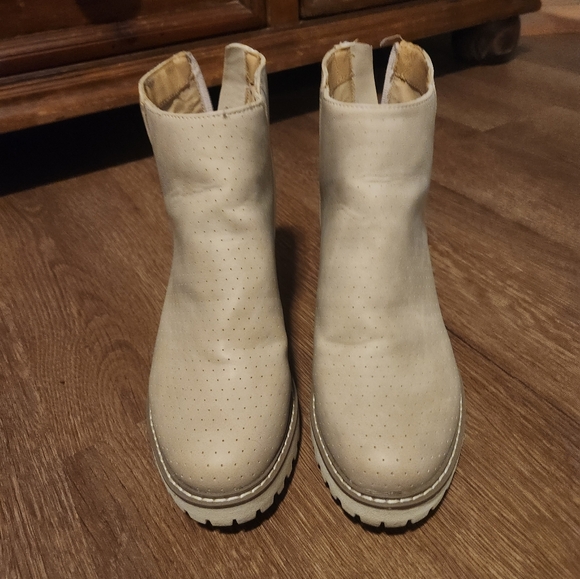 Report Booties - Picture 2 of 8